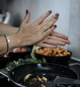 Zubereitung Eierspeise zum Frühstück 