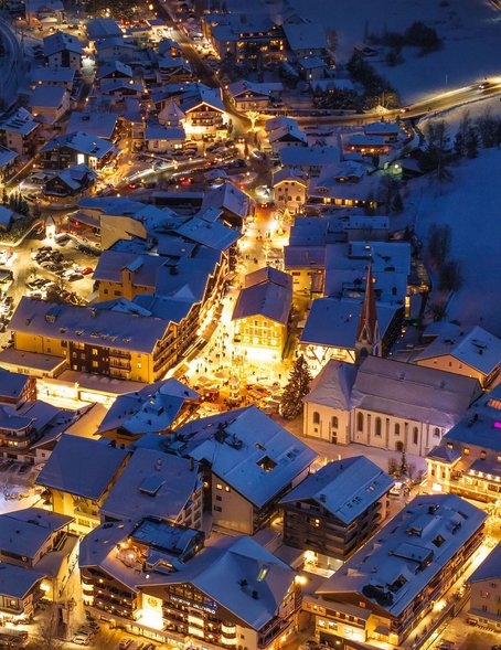 Drohnenaufnahme Seefeld bei Dämmerung im Winter 