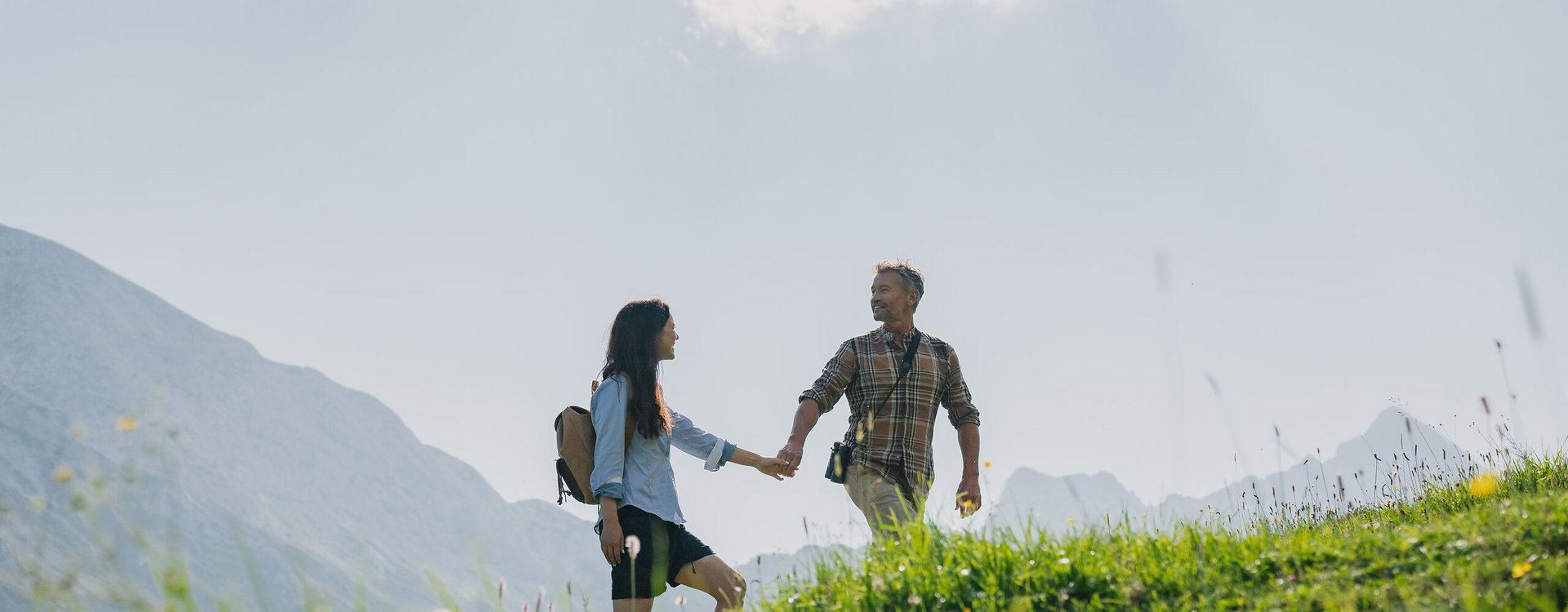 Paar in der Region Seefeld beim Wandern