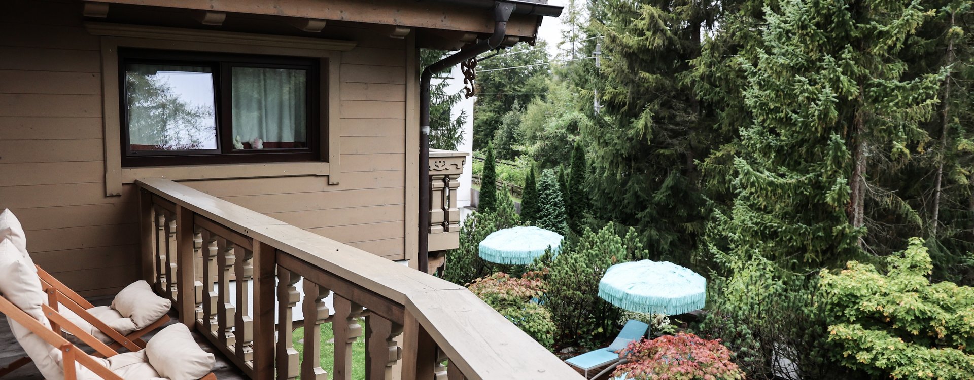 Balkon mit Ausblick im Appartement Bergzeit