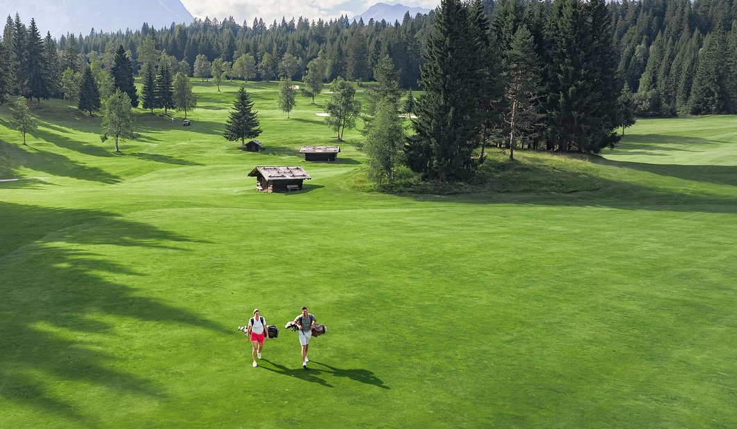 Golfen in Wildmoos im Sommer 