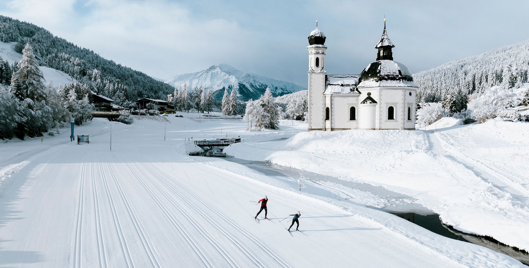 Langlaufen in der Region Seefeld Drohnenaufnahme 