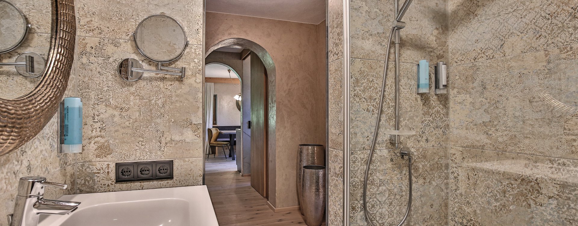 Großes Badezimmer im Appartement Weitblick 